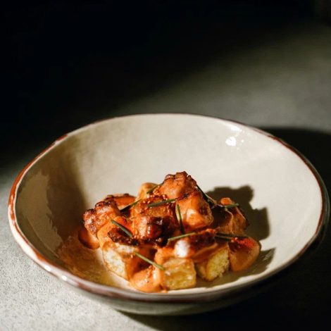 "Patatas bravas" с осьминогом